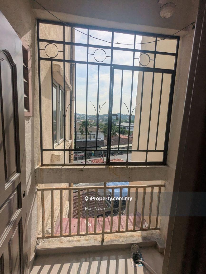 Pangsapuri untuk Dijual di Pangsapuri Danaumas oleh Mat Noor - iProperty.com.my