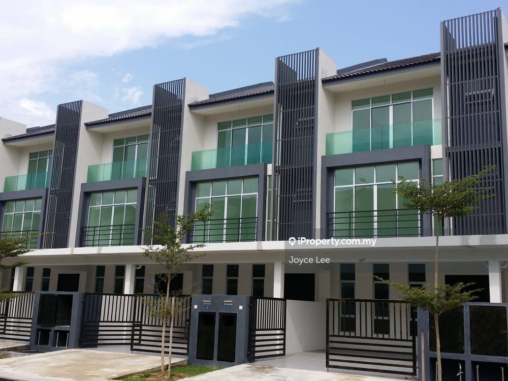 Rumah Berangkai 3 Tingkat untuk Dijual di 3 sty, Bangi Avenue, Bandar Seri Putra, Kajang oleh Joyce Lee - iProperty.com.my