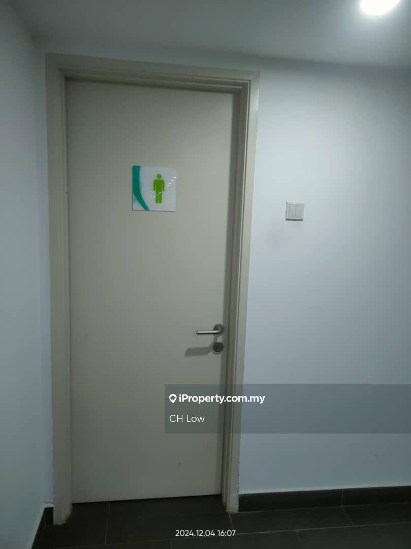 Office for Rent in Pusat Bandar Putra Permai, Seri Kembangan by CH Low - iProperty.com.my