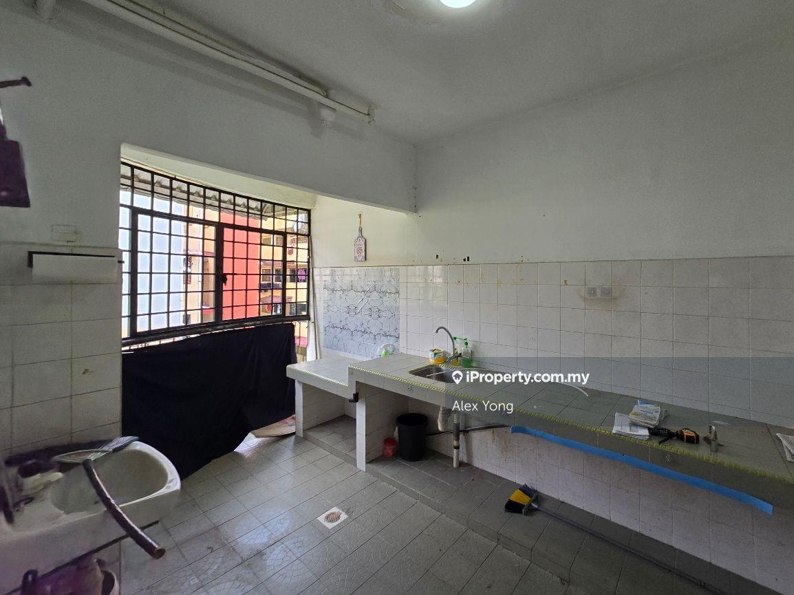 Pangsapuri untuk Disewa di Taman Sri Endah Apartment oleh Alex Yong - iProperty.com.my