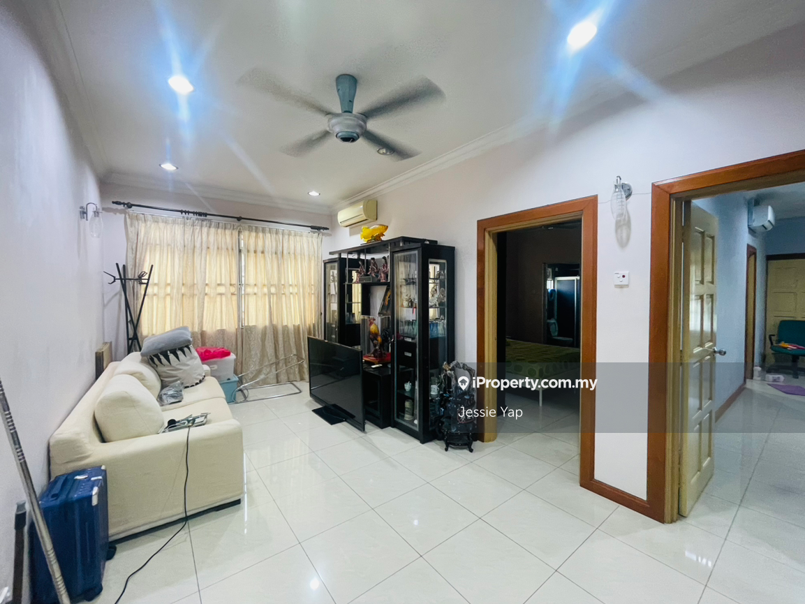 Semi-Detached House for Sale in Taman Bukit Serdang, Seri Kembangan by Jessie Yap - iProperty.com.my