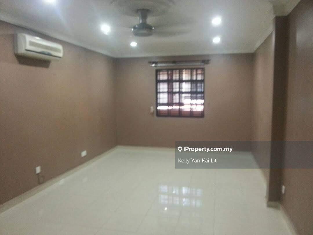 Rumah Berangkai 2 Tingkat untuk Dijual di Bandar Bukit Tinggi 2, Klang oleh Kelly Yan Kai Lit - iProperty.com.my