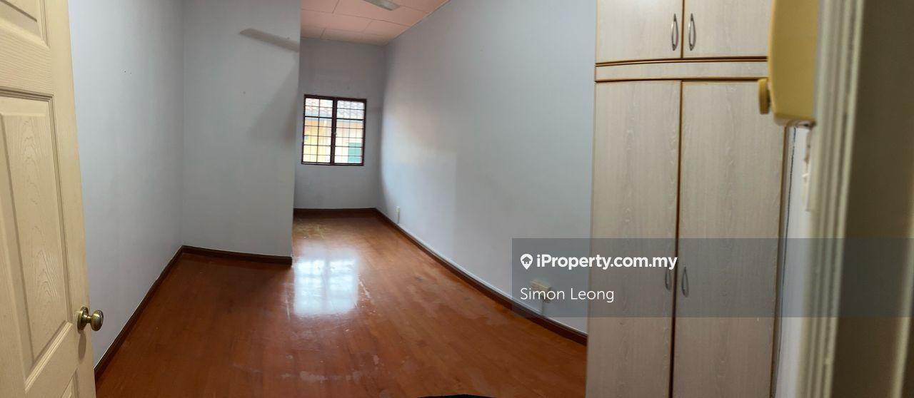 Rumah Berangkai 2 Tingkat untuk Dijual di Bukit Jelutong, Shah Alam oleh Simon Leong - iProperty.com.my