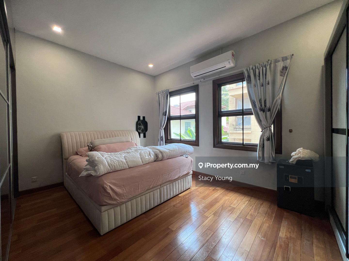 Bungalow House for Sale in Bukit Gita Bayu, Seri Kembangan by Stacy Young - iProperty.com.my