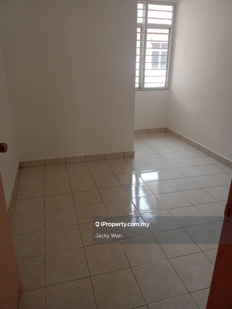 Rumah Berangkai 2 Tingkat untuk Dijual di Taman Putra Impiana, Puchong oleh Jacky Wan - iProperty.com.my