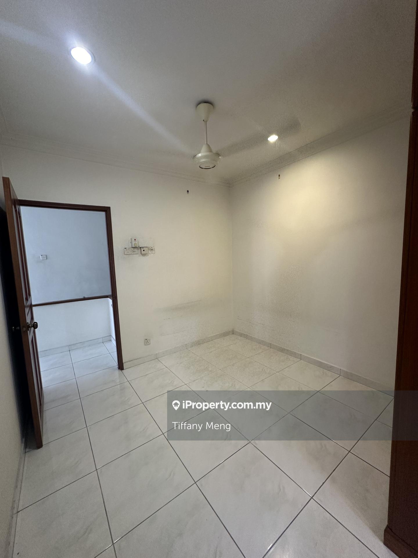 Rumah Berangkai 2 Tingkat untuk Dijual di Taman Selayang Utama, Selayang oleh Tiffany Meng - iProperty.com.my