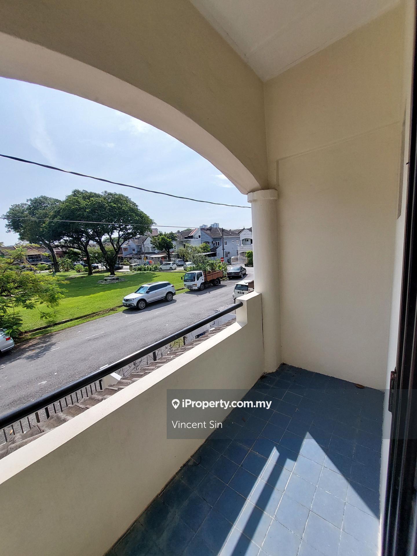 Rumah Berangkai 2 Tingkat untuk Dijual di Taman Puchong Intan, Puchong oleh Vincent Sin - iProperty.com.my