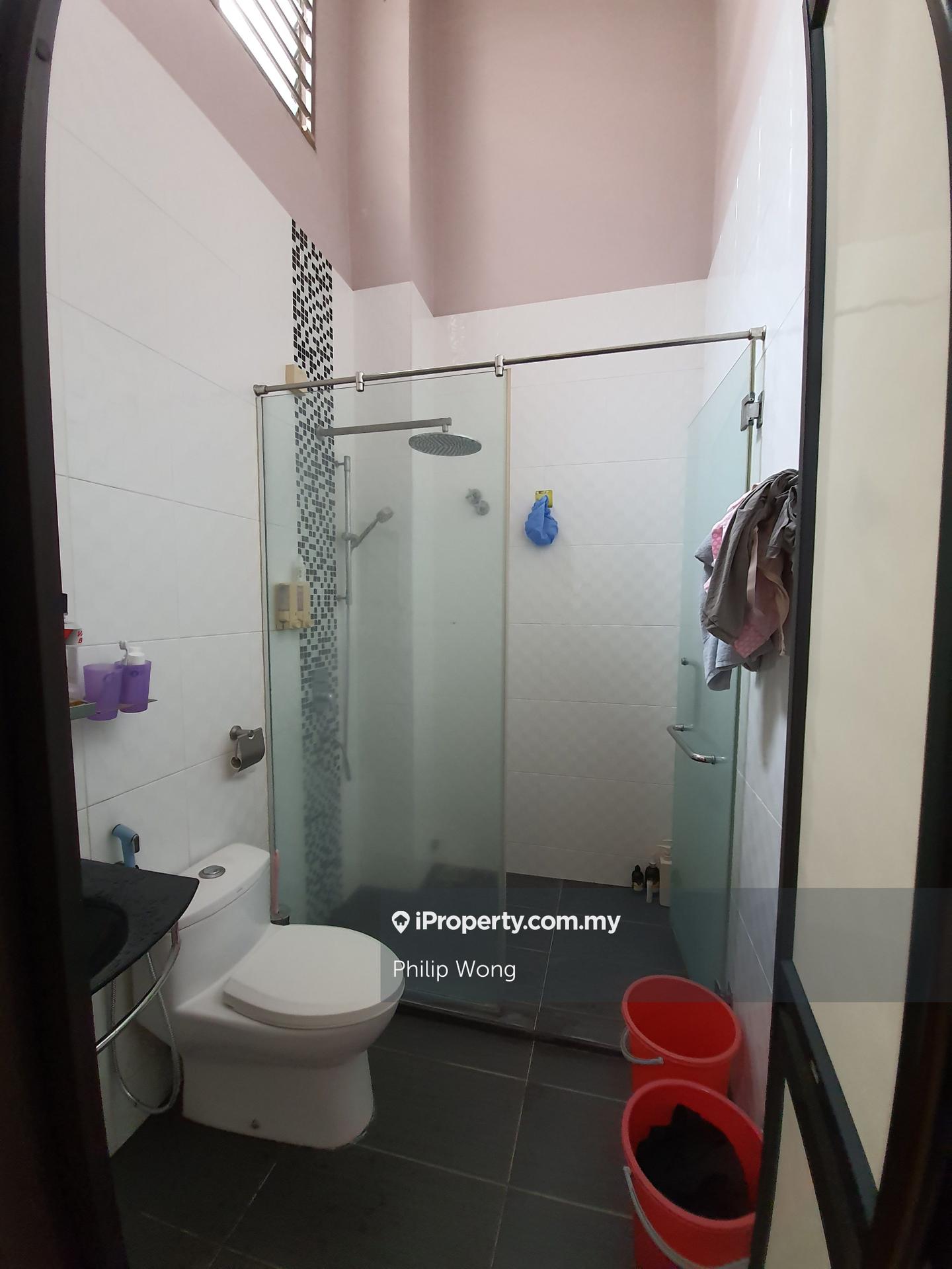 Rumah Berangkai 2 Tingkat untuk Dijual di Taman Prima Tropika, Seri Kembangan oleh Philip Wong - iProperty.com.my