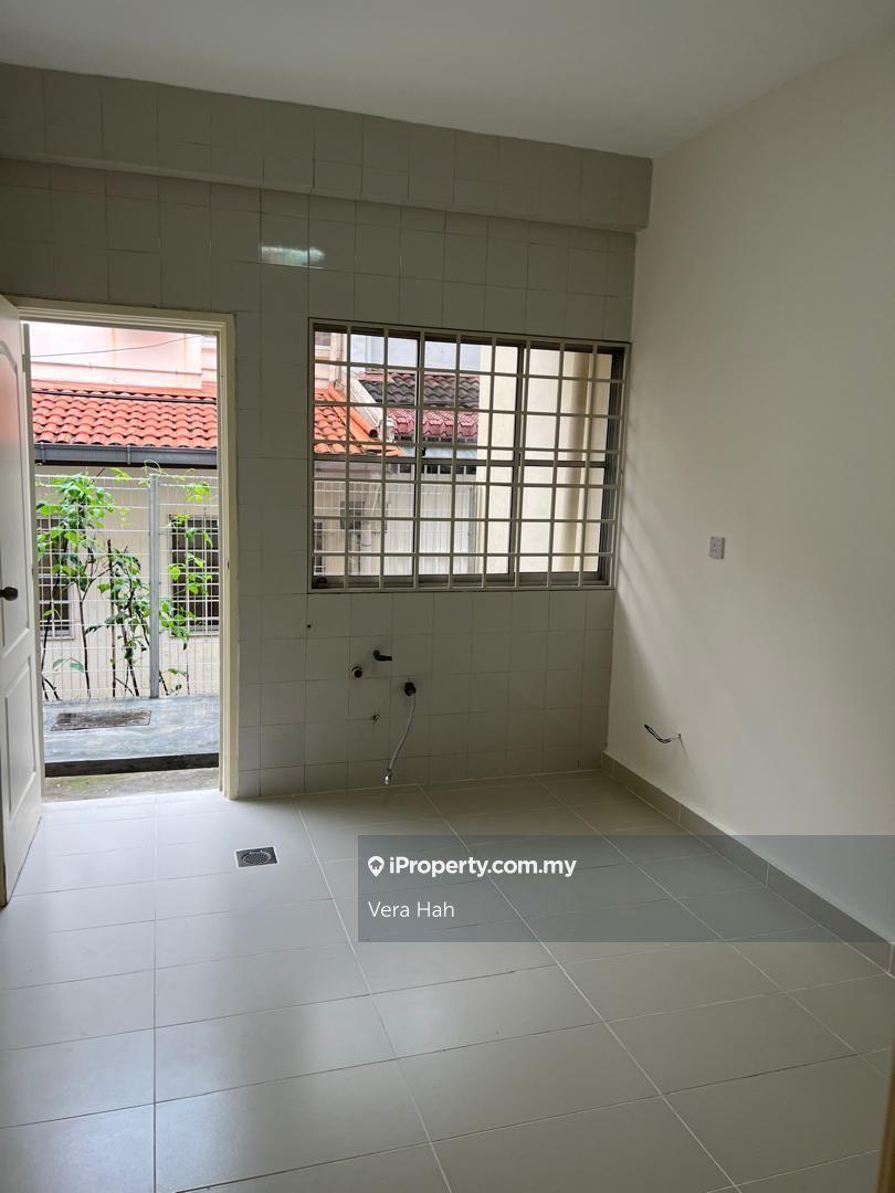 Rumah Berangkai 2 Tingkat untuk Dijual di Bukit Rahman Putra, Sungai Buloh oleh Vera Hah - iProperty.com.my