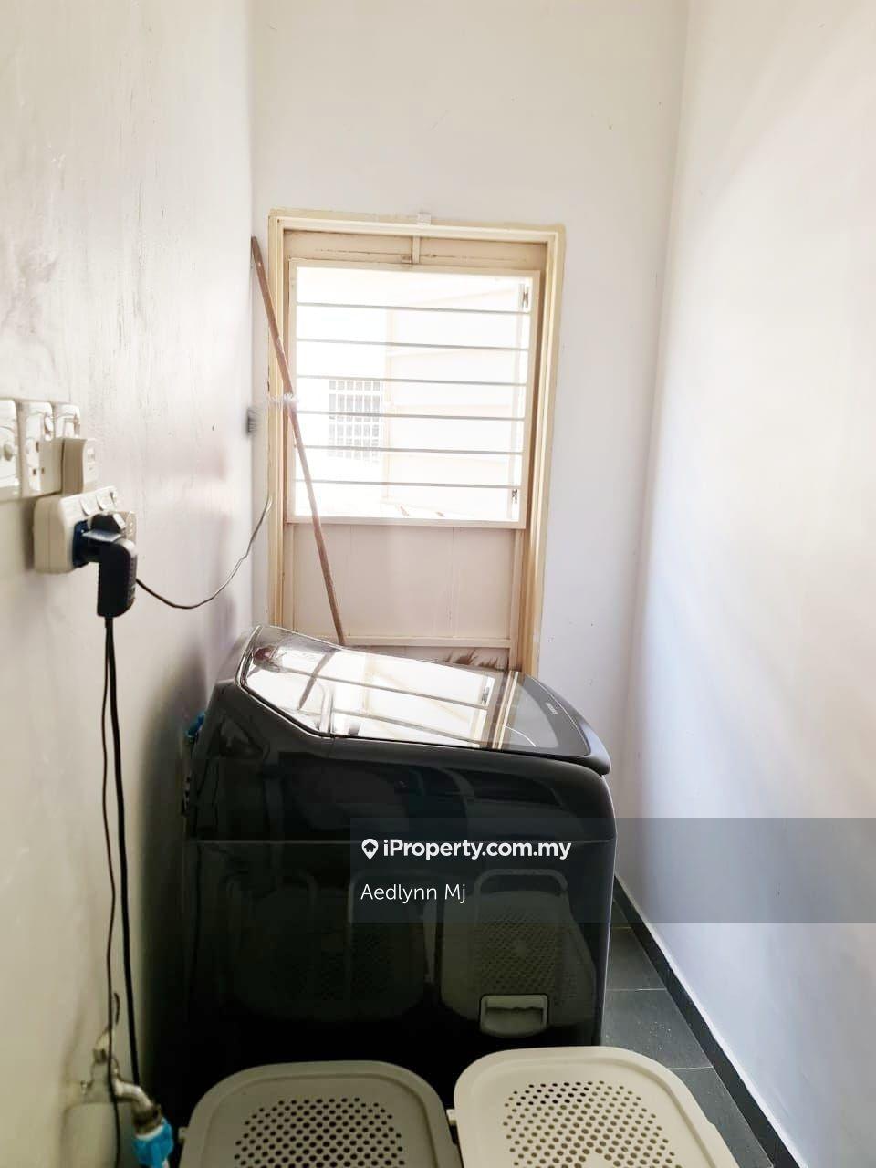 Rumah Berangkai 2 Tingkat untuk Dijual di Taman Putra Impiana, Puchong oleh Aedlynn Mj - iProperty.com.my