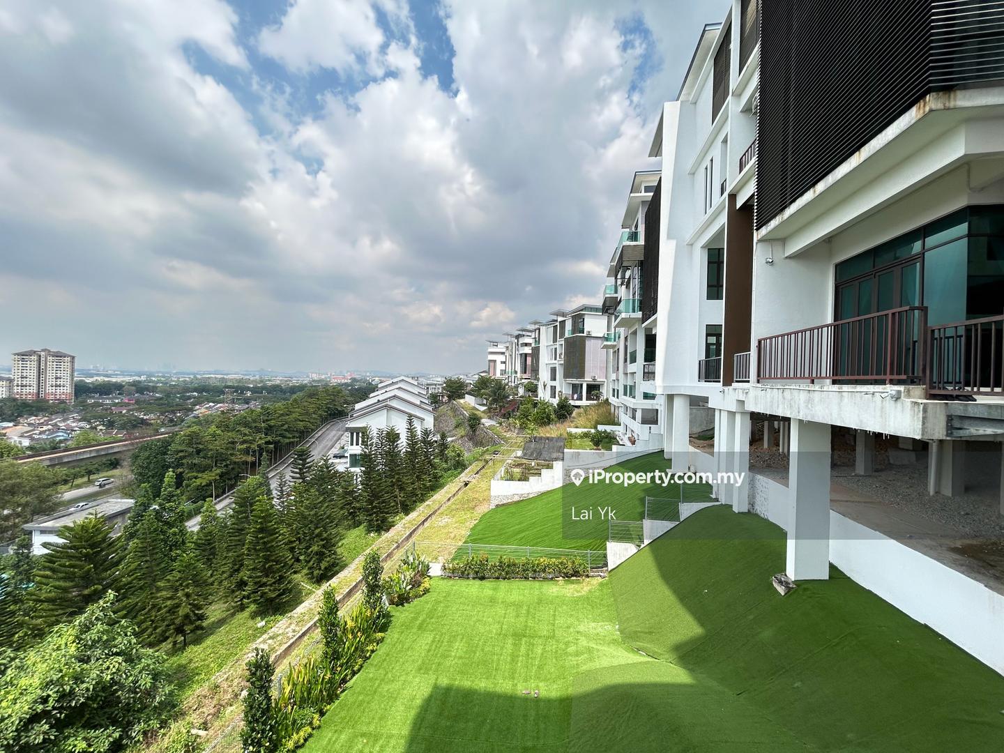 Rumah Berkembar untuk Dijual di Putra Heights, Subang Jaya oleh Lai Yk - iProperty.com.my