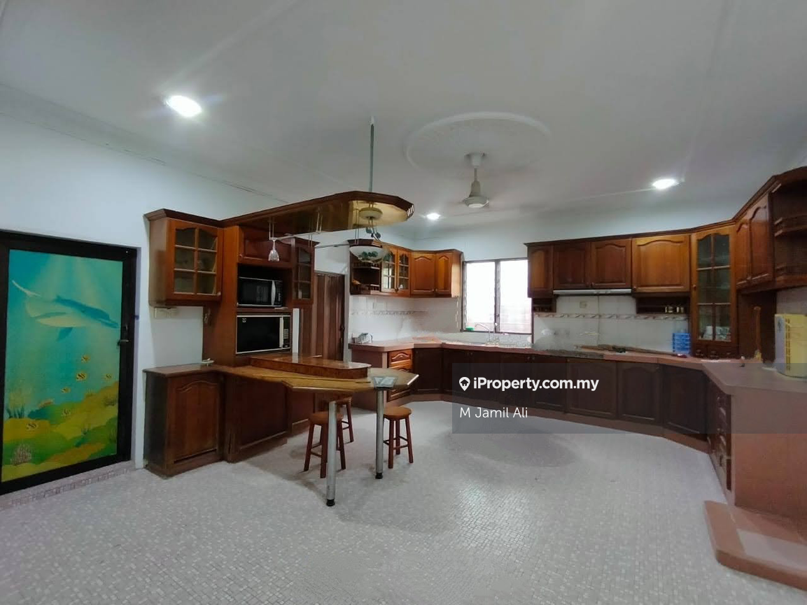 Bungalow House for Sale in Kampung Melayu, Kluang by M Jamil Ali - iProperty.com.my