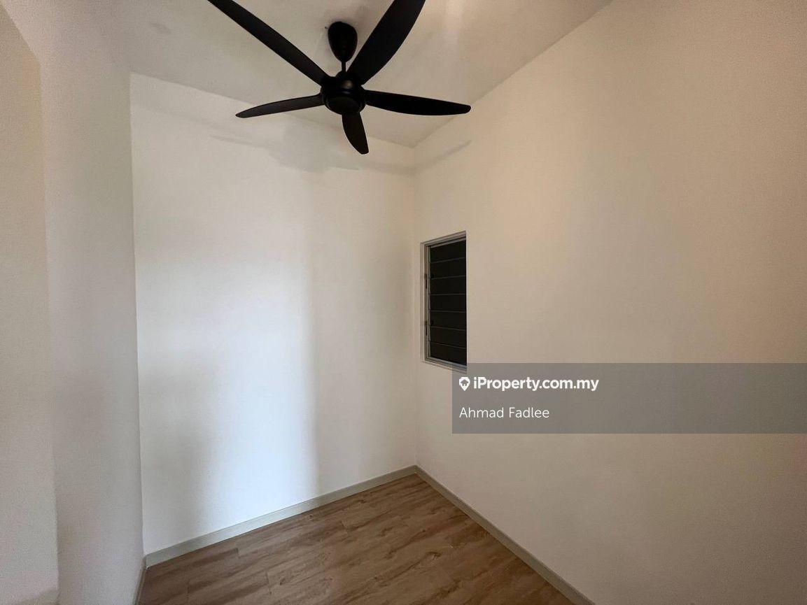 Condominium for Sale in Lakefront Homes by Ahmad Fadlee - iProperty.com.my