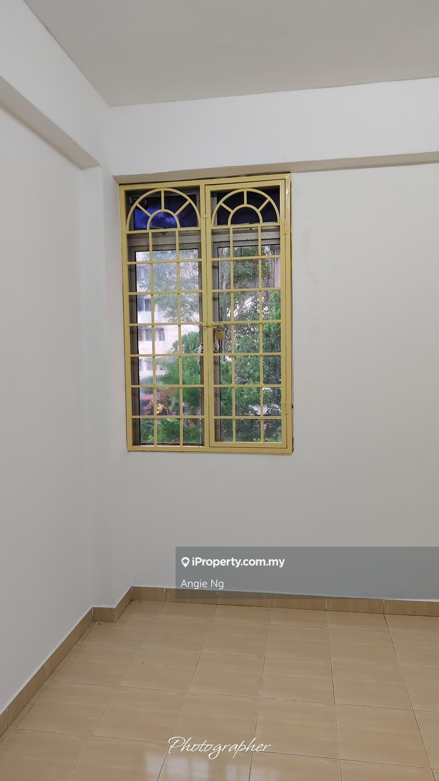 Flat for Sale in Taman Setia Rawang Flat by Angie Ng - iProperty.com.my