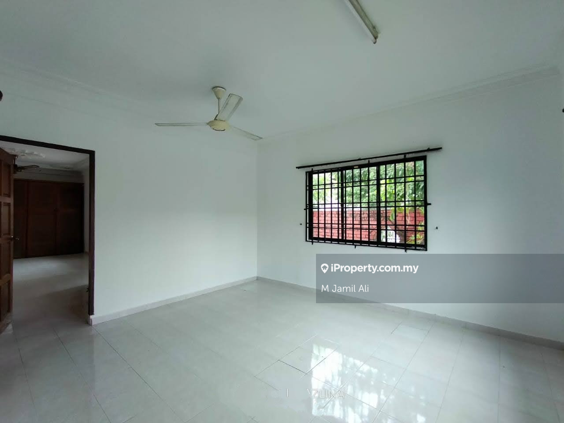 Bungalow House for Sale in Kampung Melayu, Kluang by M Jamil Ali - iProperty.com.my