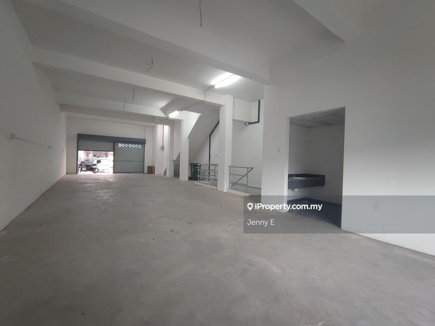 Shop for Sale in Taman Bukit Serdang, Seri Kembangan, Seri Kembangan by Jenny E - iProperty.com.my