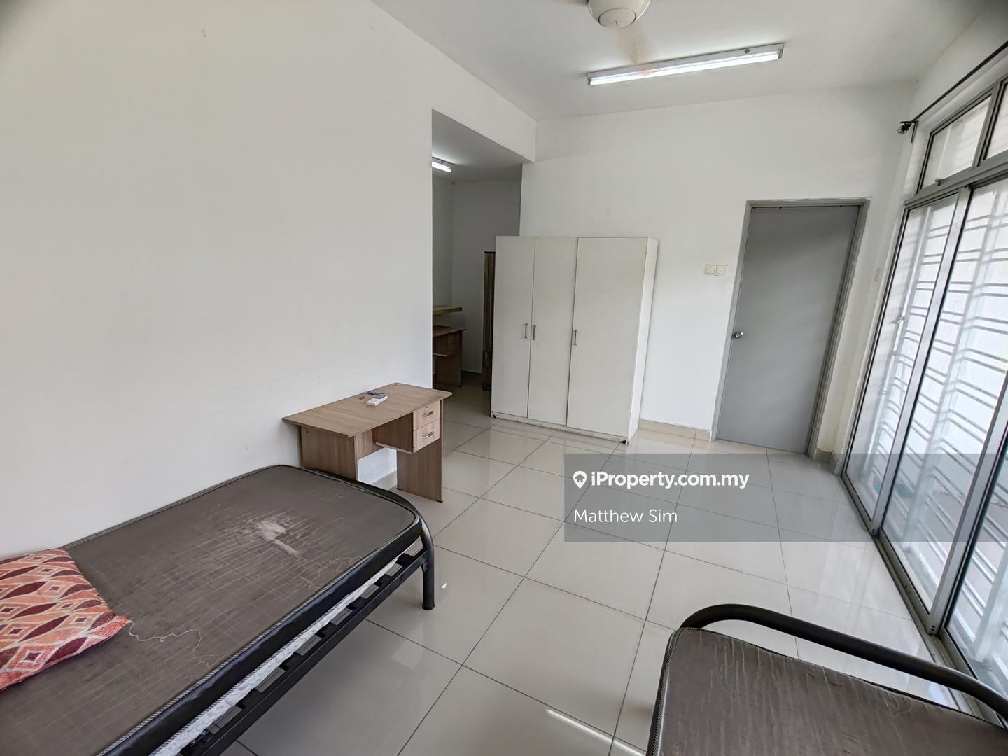 Townhouse for Rent in Bandar Saujana Putra, Tanjong Duabelas by Matthew Sim - iProperty.com.my