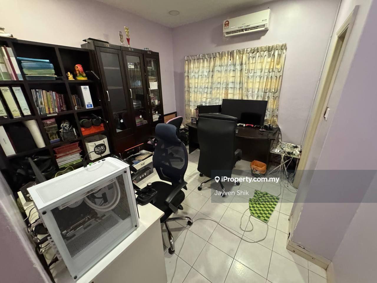 Semi-Detached House for Sale in Bandar Putra Permai, Seri Kembangan by Jayven Shik - iProperty.com.my