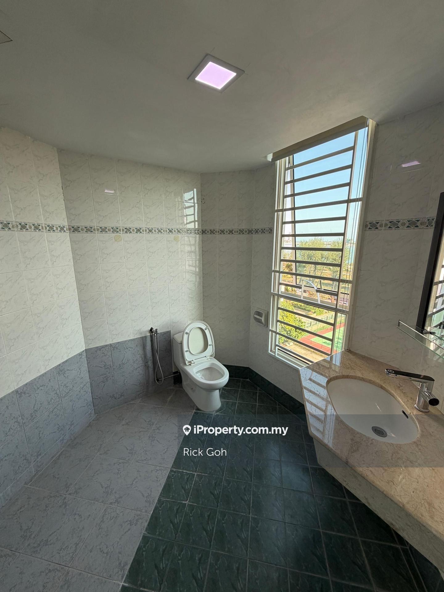 Condominium for Rent in Gurney Beach Resort by Rick Goh - iProperty.com.my