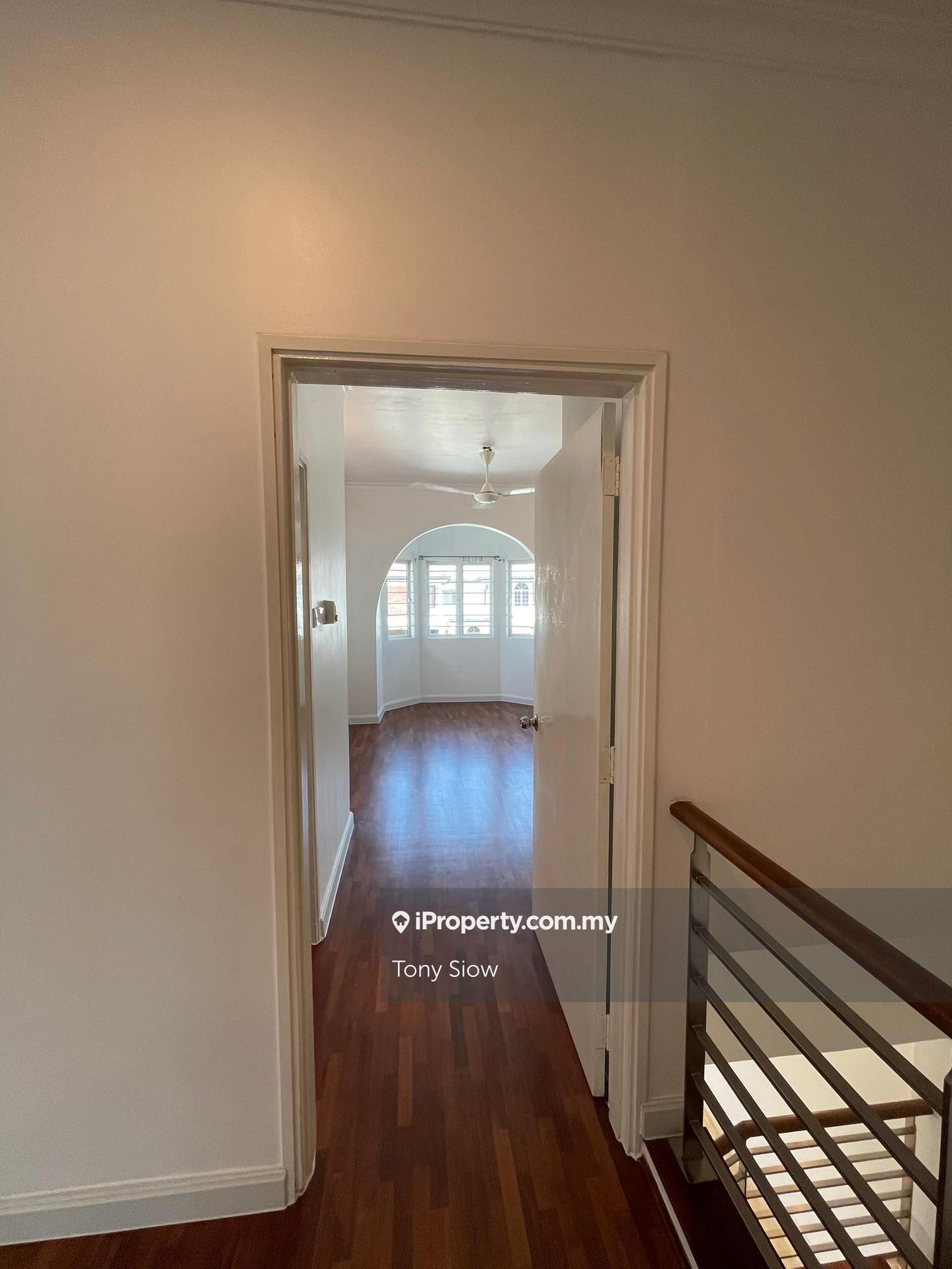 Rumah Berangkai 2 Tingkat untuk Dijual di Usj 5, Subang Jaya oleh Tony Siow - iProperty.com.my