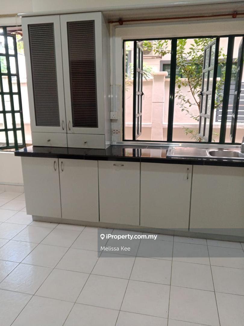 Rumah Berkembar untuk Disewa di 2 sty link bungalow for Rent - semi furnished, Petaling Jaya oleh Melissa Kee - iProperty.com.my