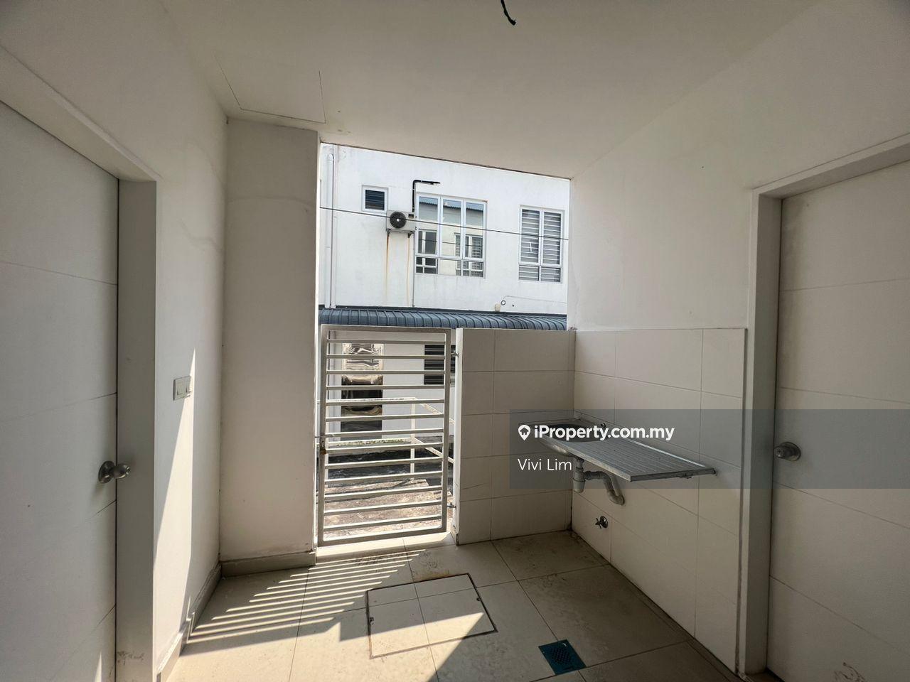 Rumah Berangkai 2 Tingkat untuk Dijual di fupn1, Kluang oleh Vivi Lim - iProperty.com.my
