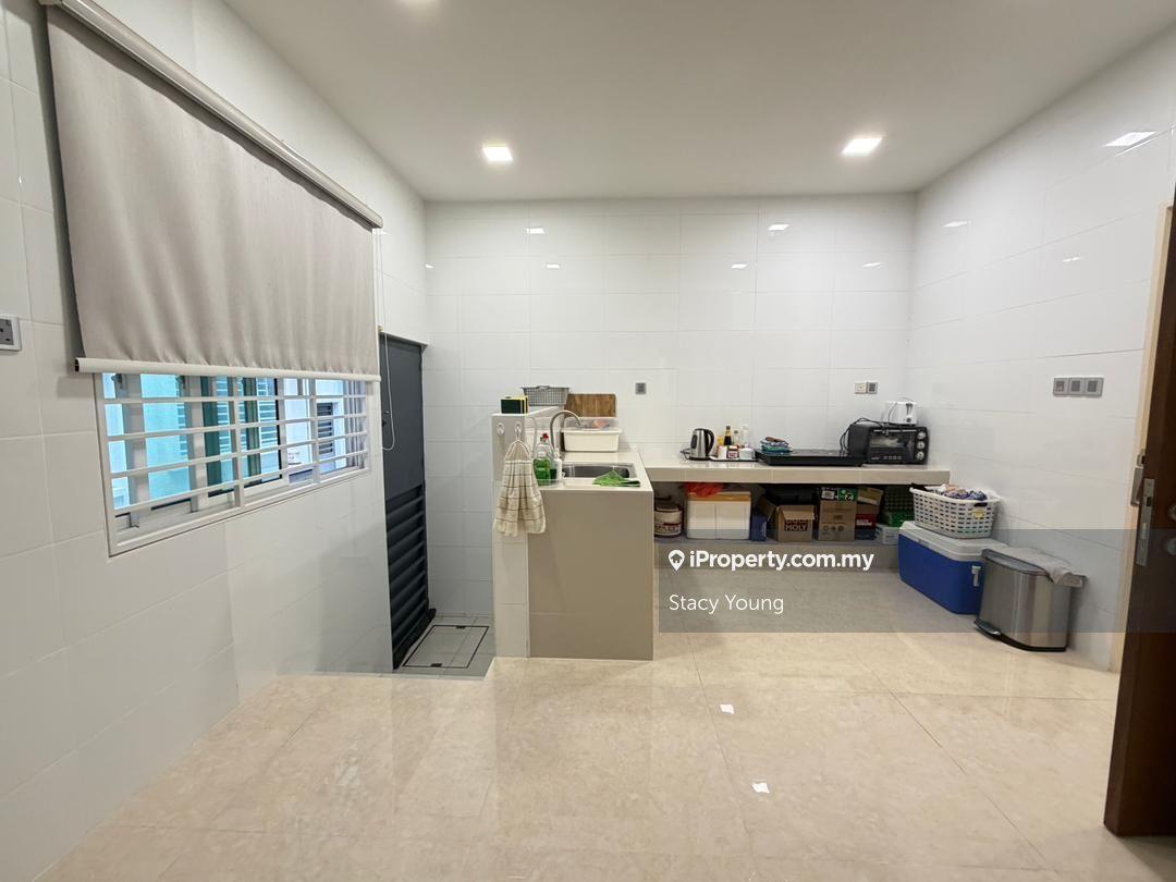 Rumah Berangkai 3 Tingkat untuk Dijual di Taman Taming Indah 2, Bandar Sungai Long oleh Stacy Young - iProperty.com.my