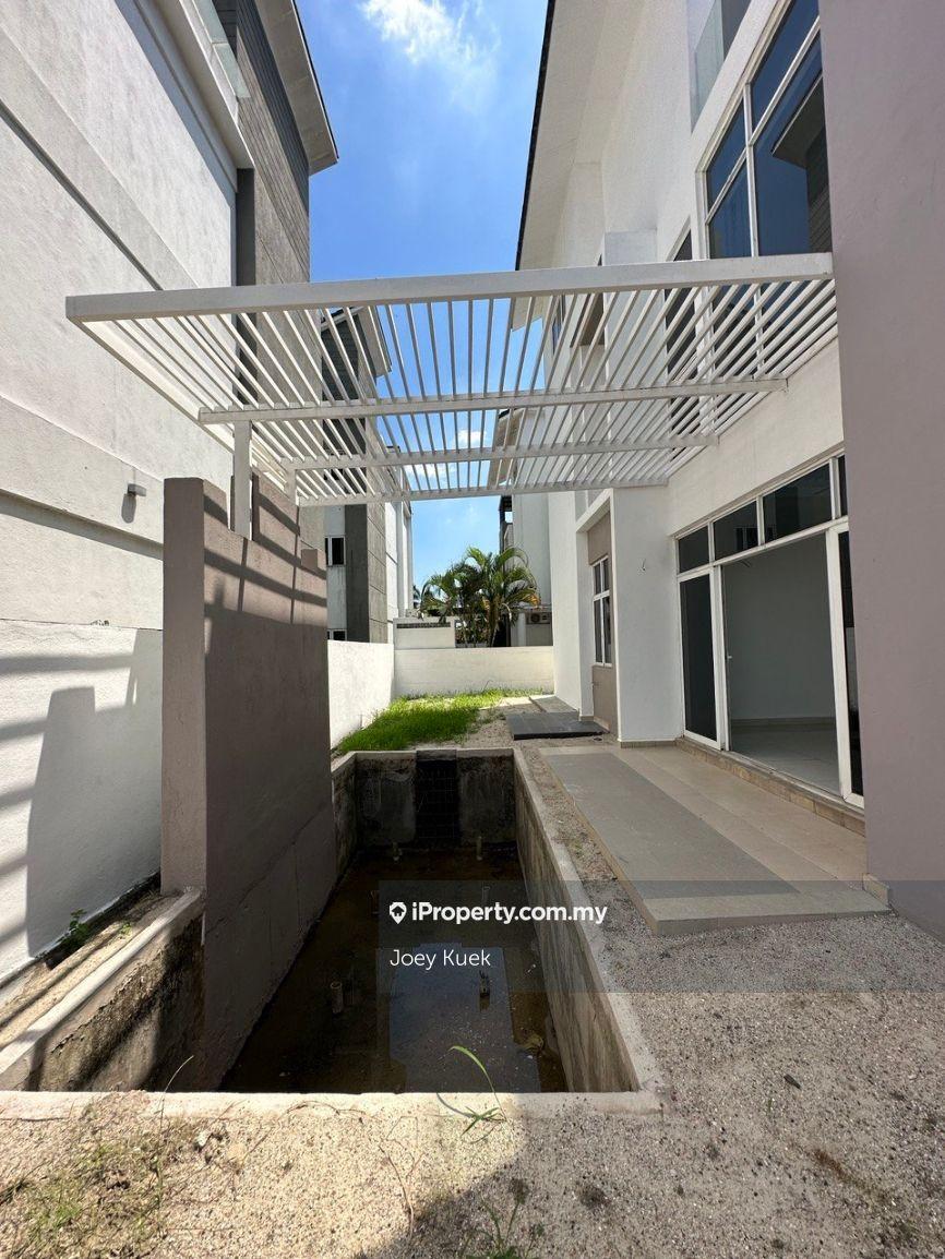 Bungalow House for Sale in Kota Kemuning, Shah Alam by Joey Kuek - iProperty.com.my
