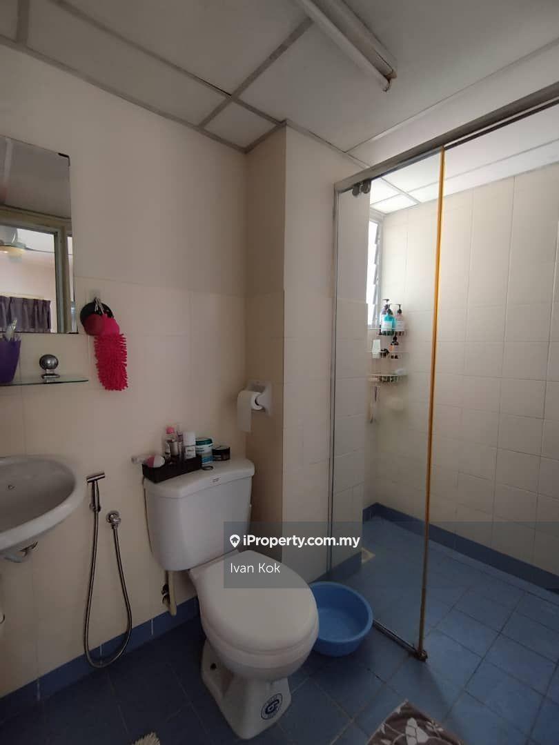 Condominium for Sale in Perdana Exclusive by Ivan Kok - iProperty.com.my