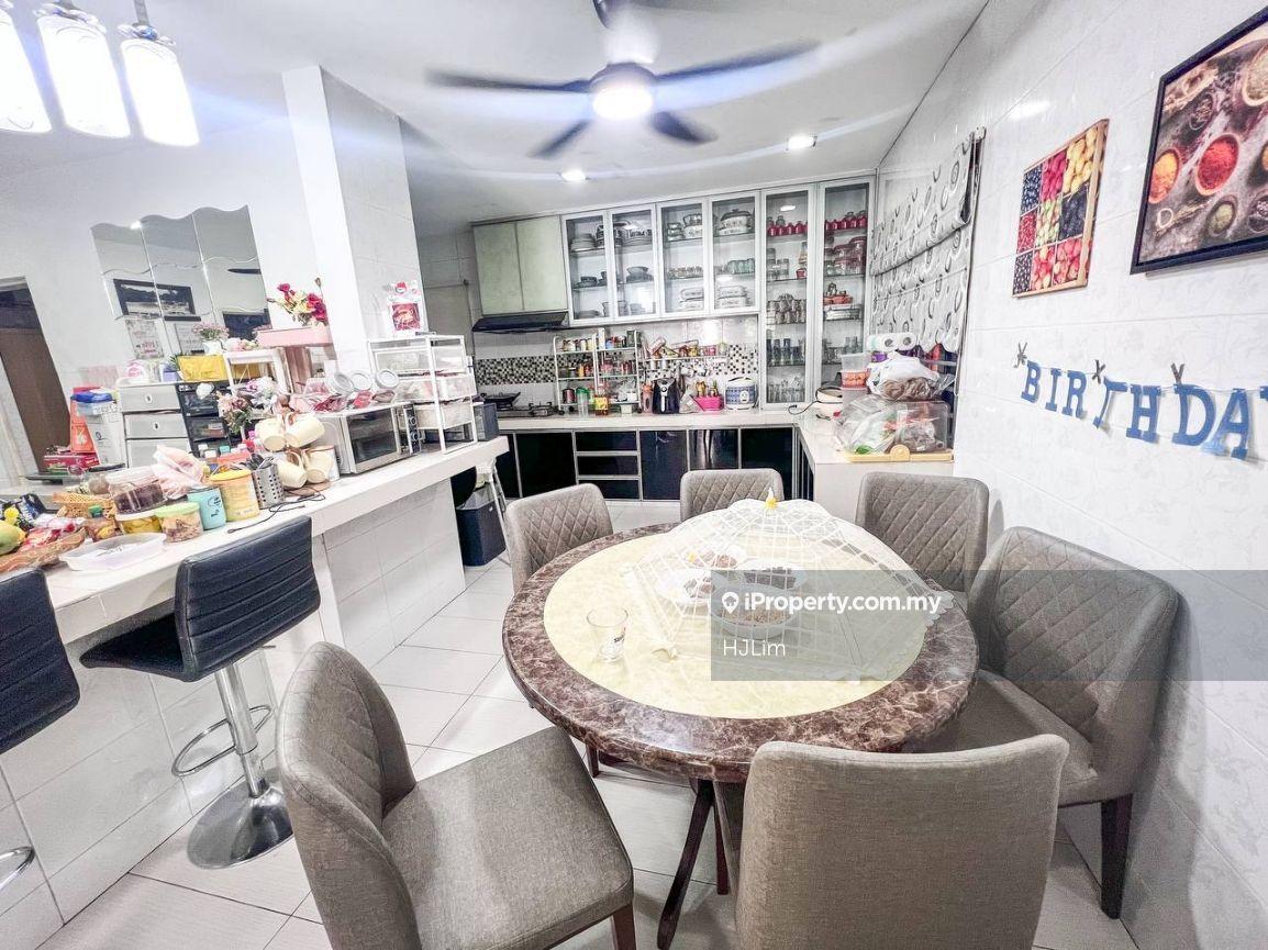 Rumah Berkembar untuk Dijual di Taman Saujana Emas, Kajang oleh HJLim - iProperty.com.my