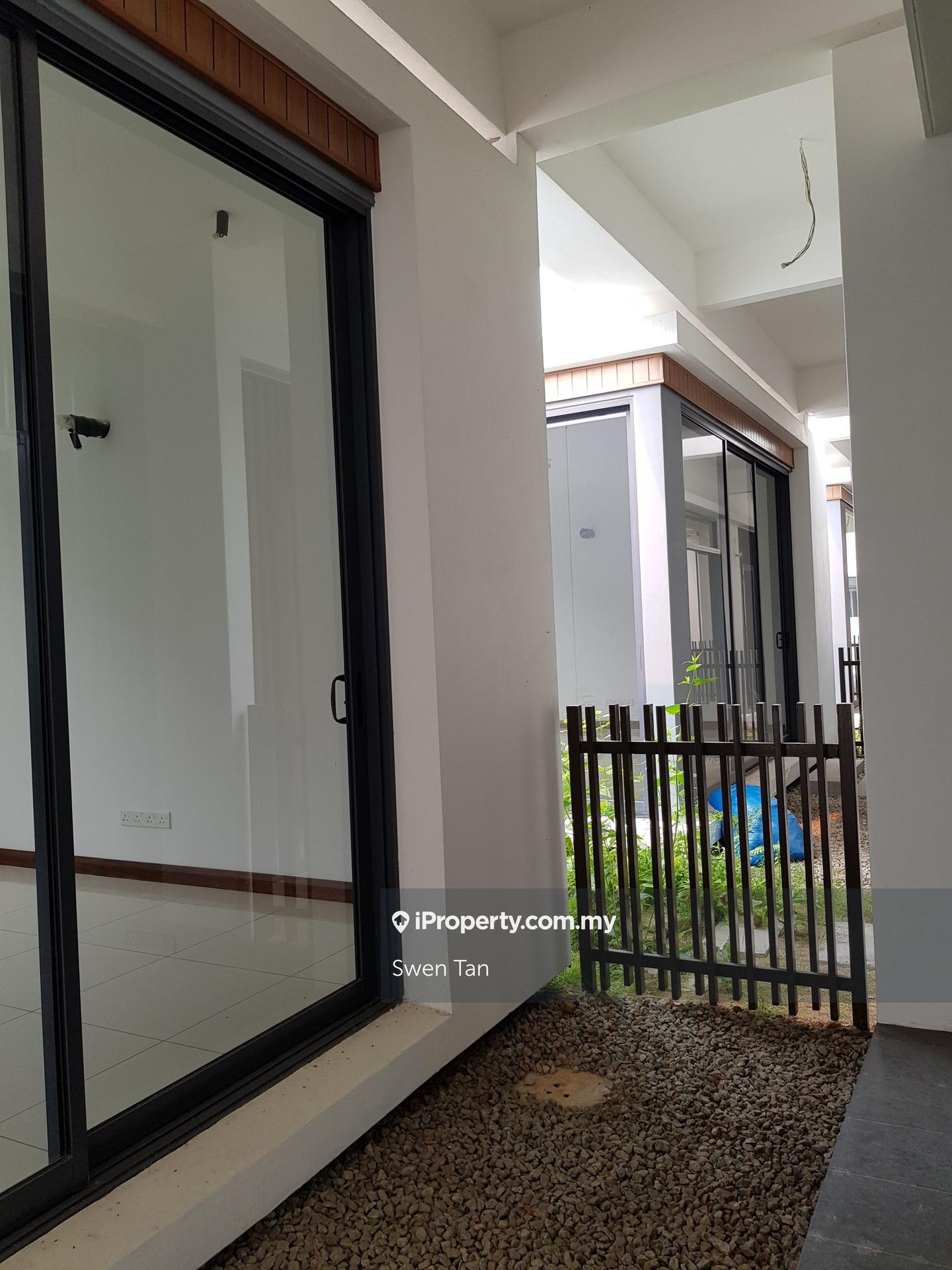 Rumah Berangkai 2 Tingkat untuk Dijual di Telok Panglima Garang, Selangor oleh Swen Tan - iProperty.com.my
