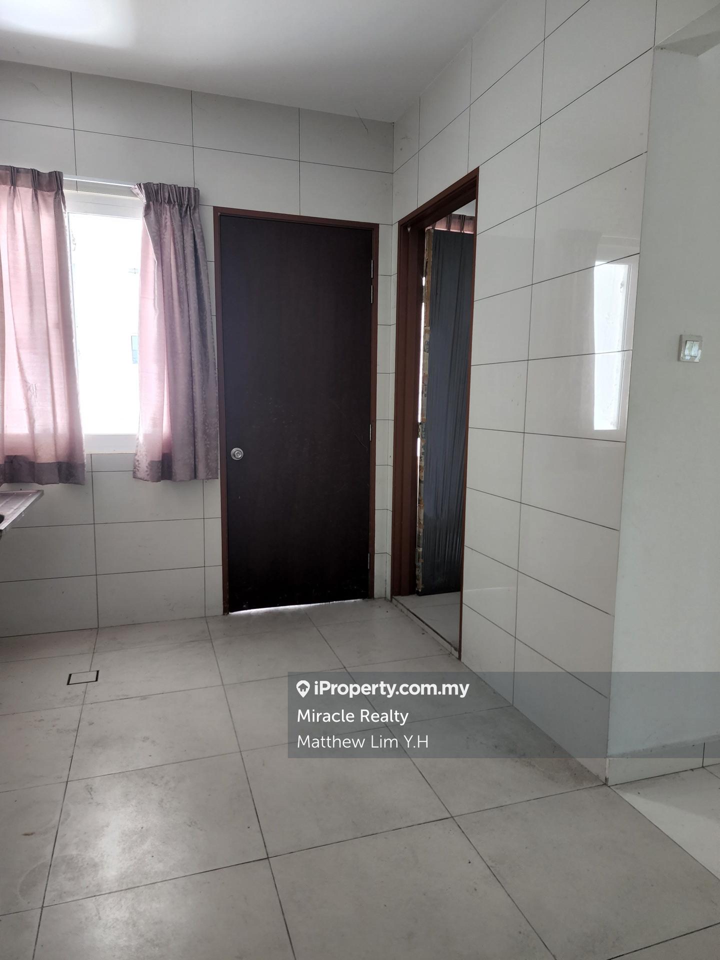 Rumah Berkembar untuk Dijual di Ambang Botanic, Klang oleh Matthew Lim Y.H - iProperty.com.my
