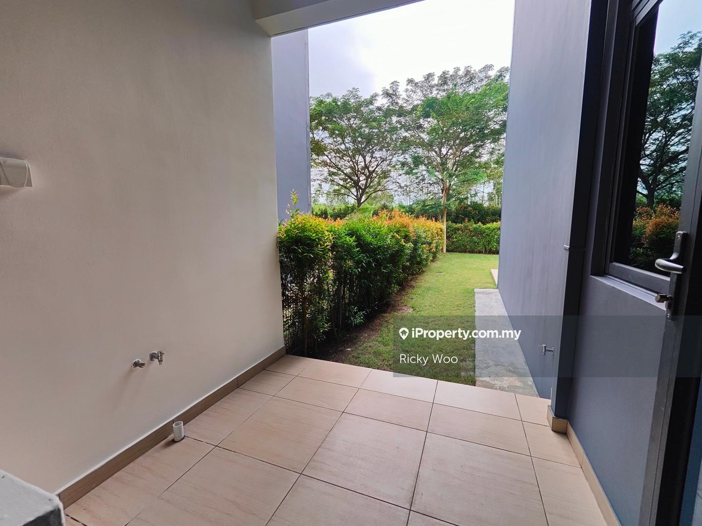 Service Residence for Sale in Country Garden Forest City by Ricky Woo - iProperty.com.my