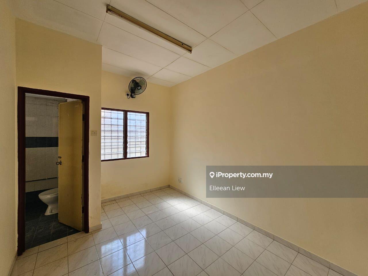 Rumah Berangkai 2 Tingkat untuk Dijual di Taman Putra Budiman, Balakong oleh Elleean Liew - iProperty.com.my