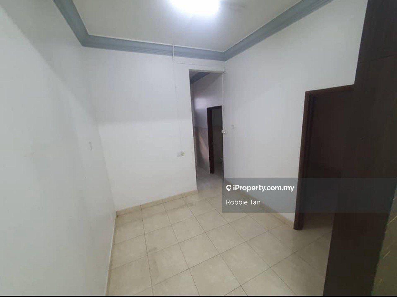 Rumah Berangkai 2 Tingkat untuk Dijual di Taman Austin Perdana, Tebrau oleh Robbie Tan - iProperty.com.my