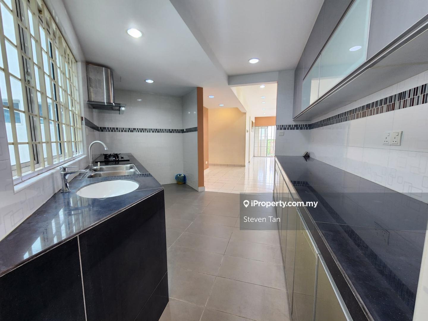 Condominium for Sale in La Vista Condominiums by Steven Tan - iProperty.com.my