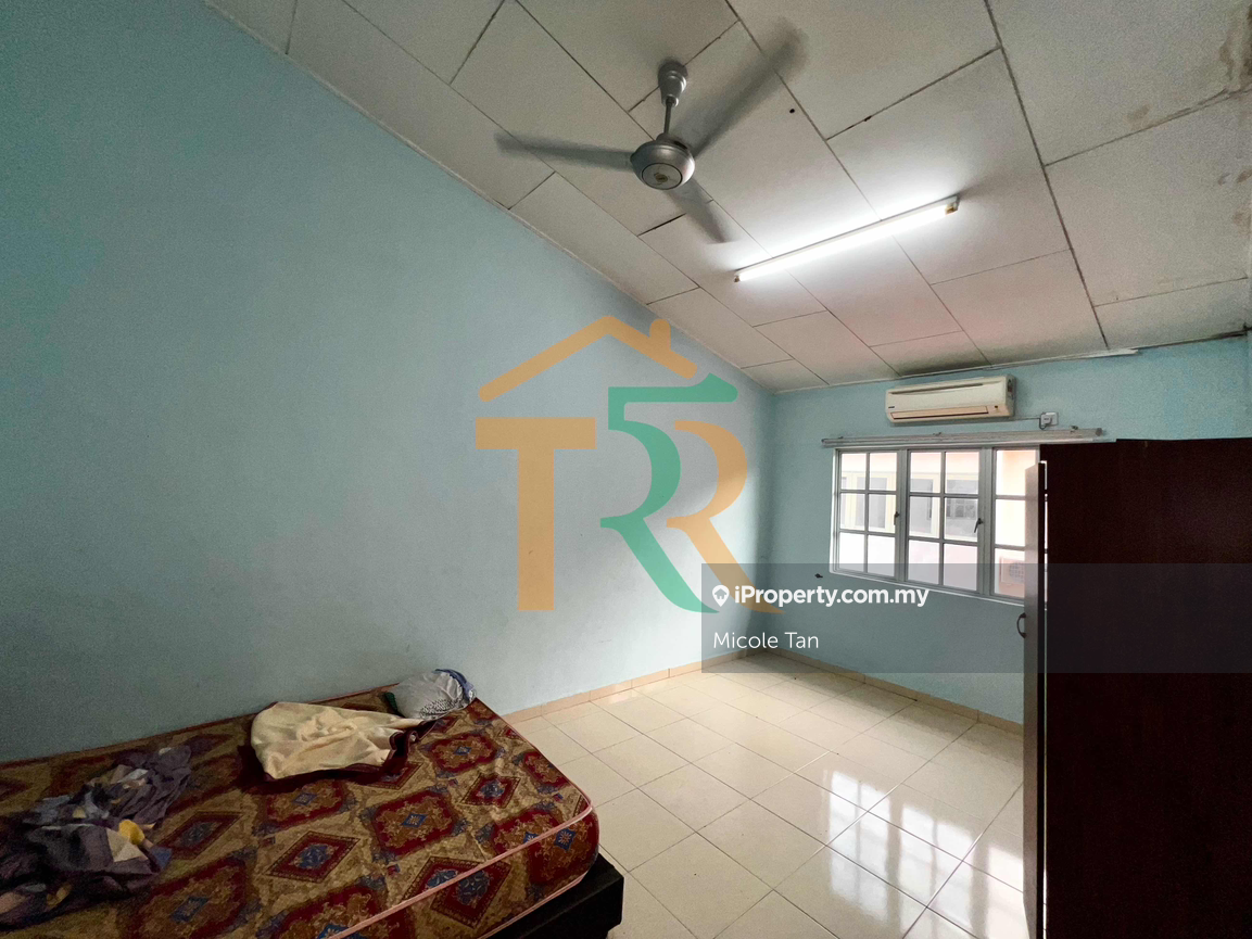 Semi-Detached House for Sale in Jalan Bakri, Batu 4, Jalan Bakri by Micole Tan - iProperty.com.my