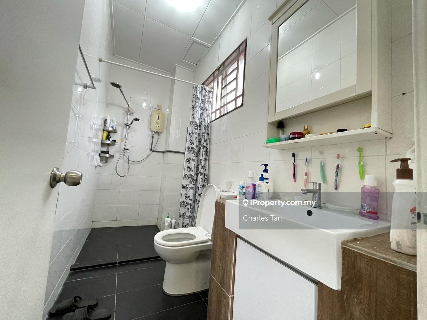 2.5-storey Terraced House for Sale in Lake Vista , Puchong , Tasik Prima, Puchong by Charles Tan - iProperty.com.my