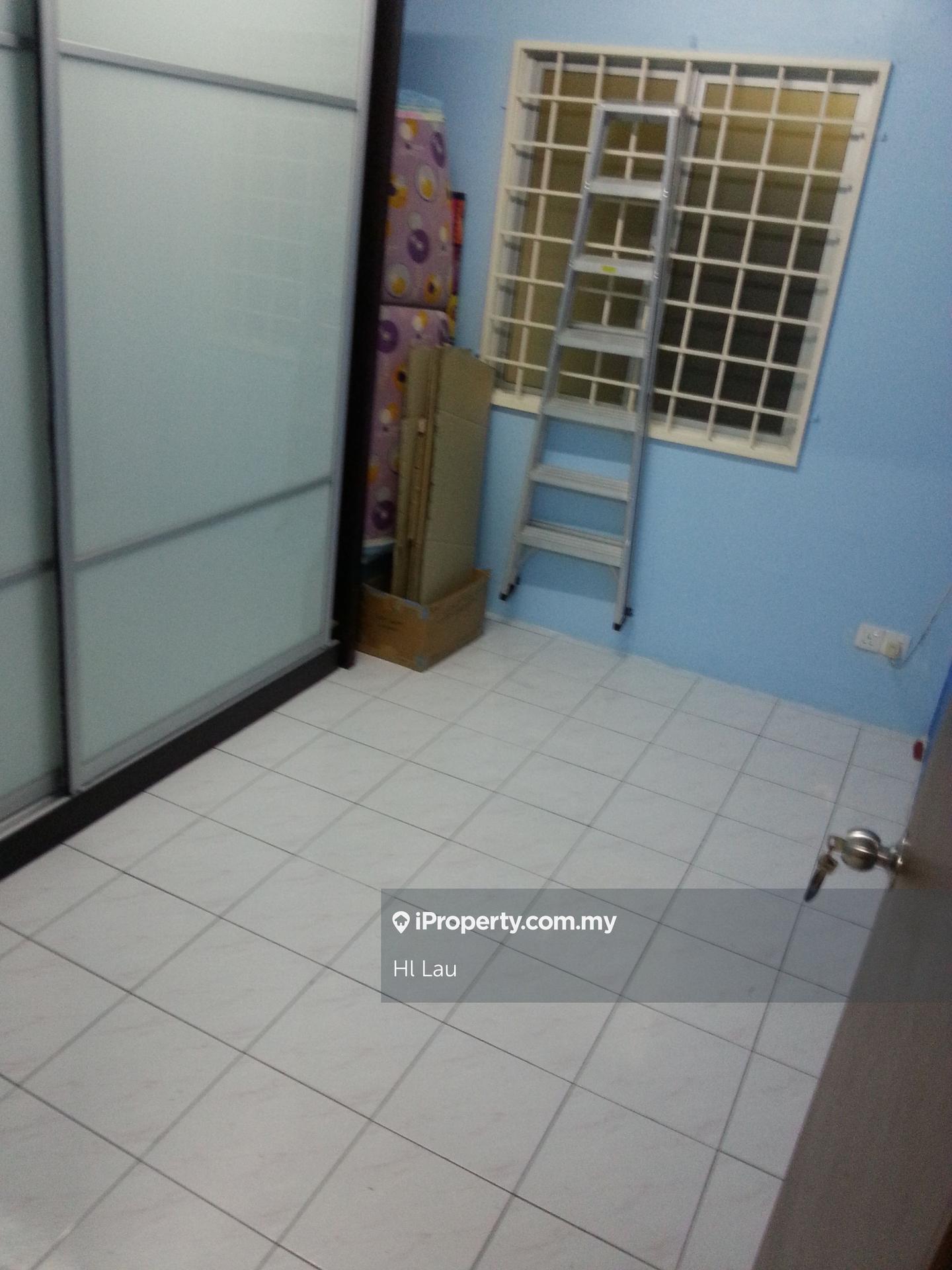 Rumah Berkembar untuk Dijual di 2 Sty Cluster Semi D Taman Putra Perdana 5 Puchong, Puchong oleh Hl Lau - iProperty.com.my