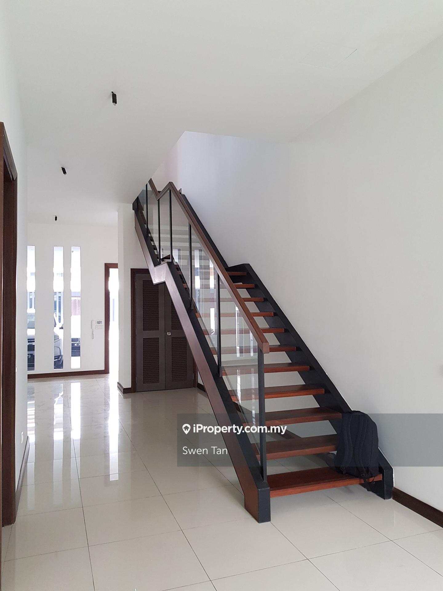 Rumah Berangkai 2 Tingkat untuk Dijual di Telok Panglima Garang, Selangor oleh Swen Tan - iProperty.com.my