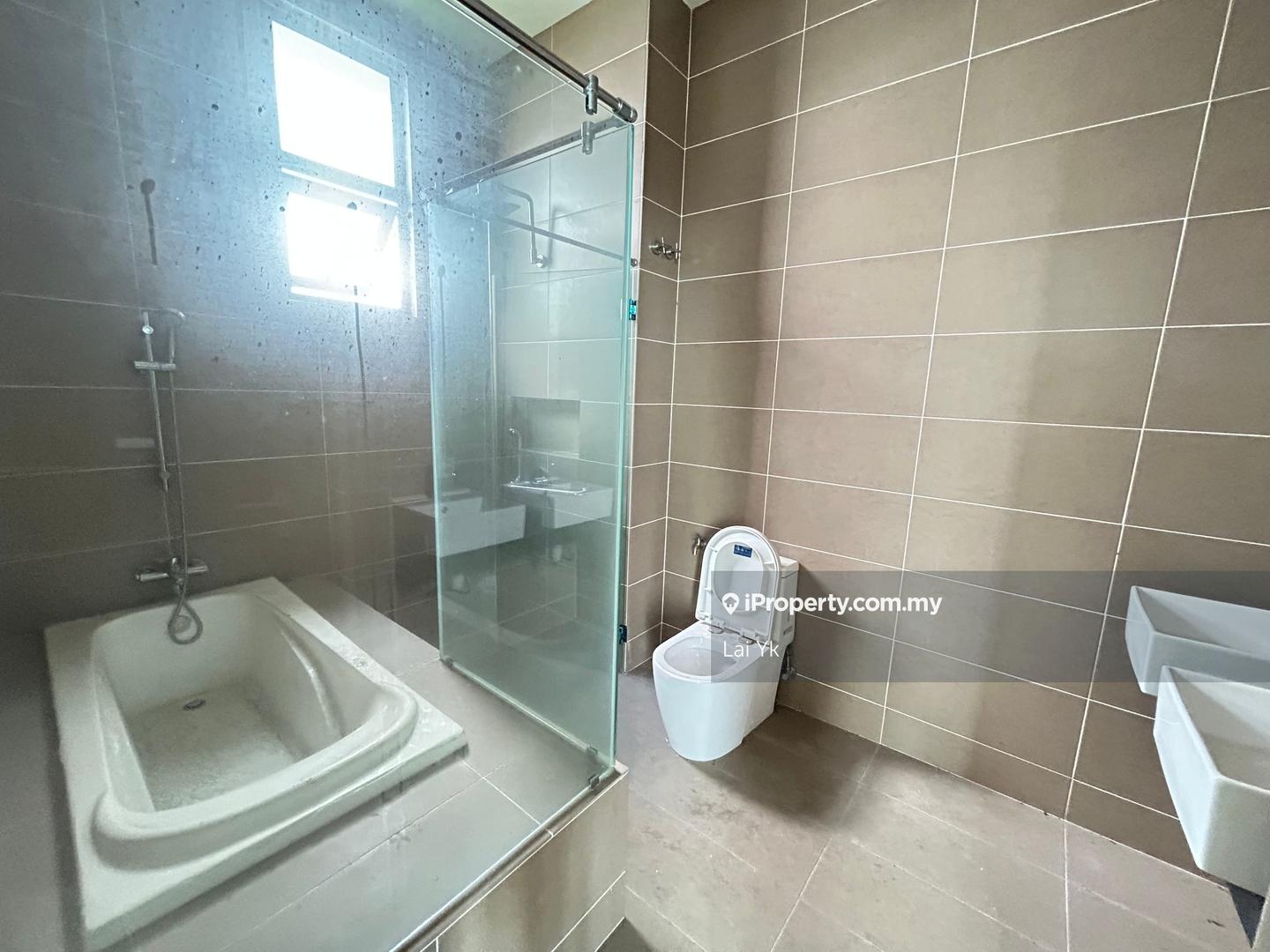 Rumah Berkembar untuk Dijual di Putra Heights, Subang Jaya oleh Lai Yk - iProperty.com.my