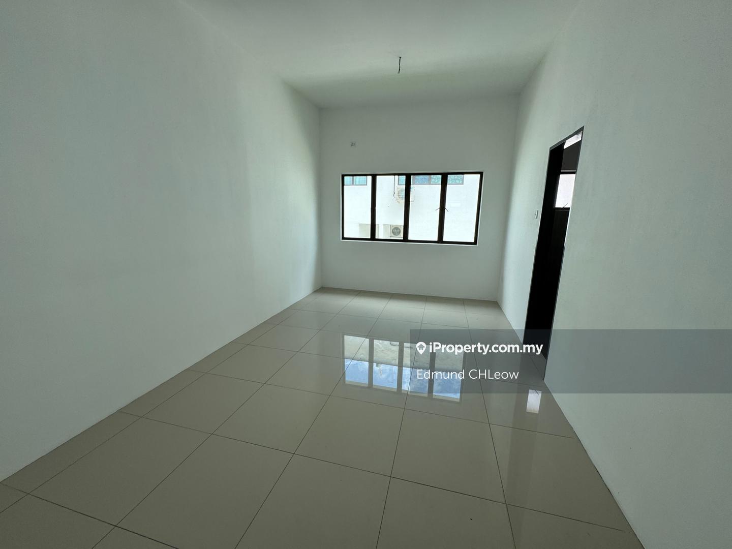 Rumah Berkembar untuk Dijual di Taman Anggun, Rawang oleh Edmund CHLeow - iProperty.com.my