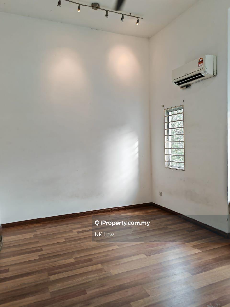 Condominium for Sale in Bayan Villa, Seri Kembangan by NK Lew - iProperty.com.my