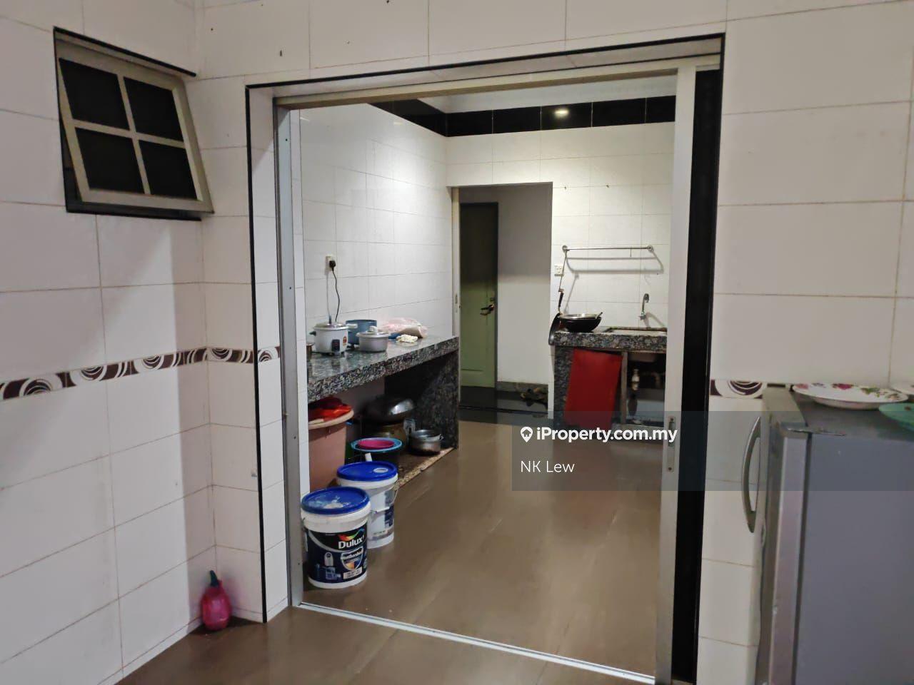 Rumah Berangkai 2 Tingkat untuk Dijual di Taman Bukit Serdang, Seri Kembangan oleh NK Lew - iProperty.com.my