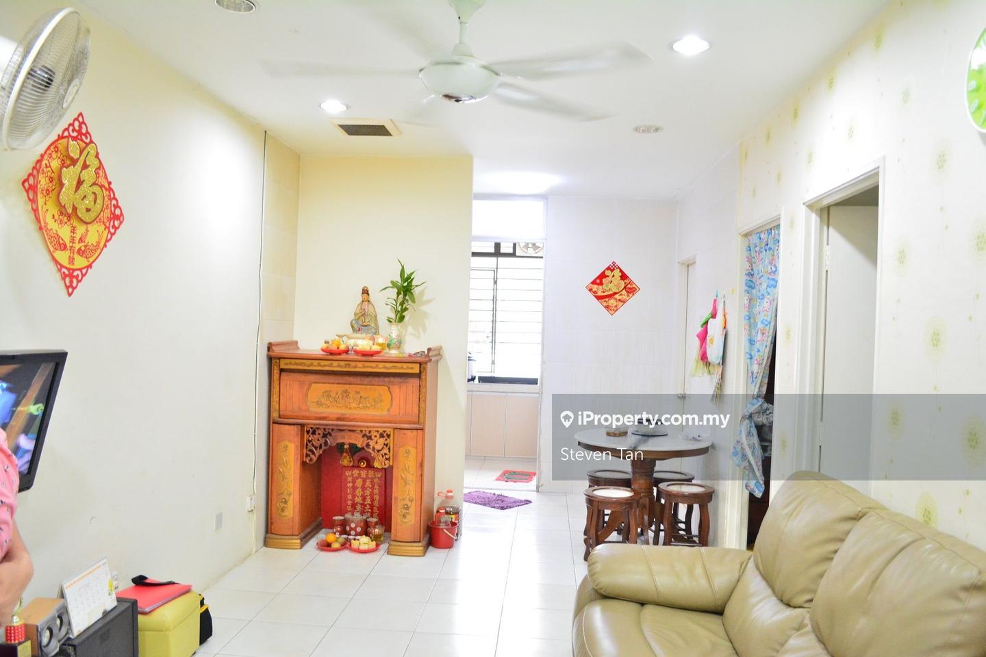 Townhouse for Sale in Bandar Saujana Putra, Tanjong Duabelas by Steven Tan - iProperty.com.my