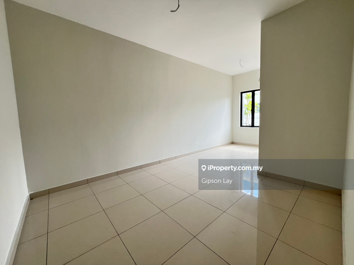 Rumah Berangkai 2 Tingkat untuk Dijual di Taman Tasik Indah, Kluang oleh Gipson Lay - iProperty.com.my