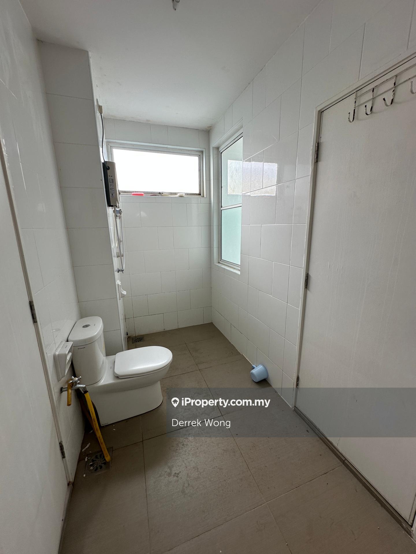 Rumah Berangkai 3 Tingkat untuk Dijual di Taman Nadayu 92, Kajang oleh Derrek Wong - iProperty.com.my