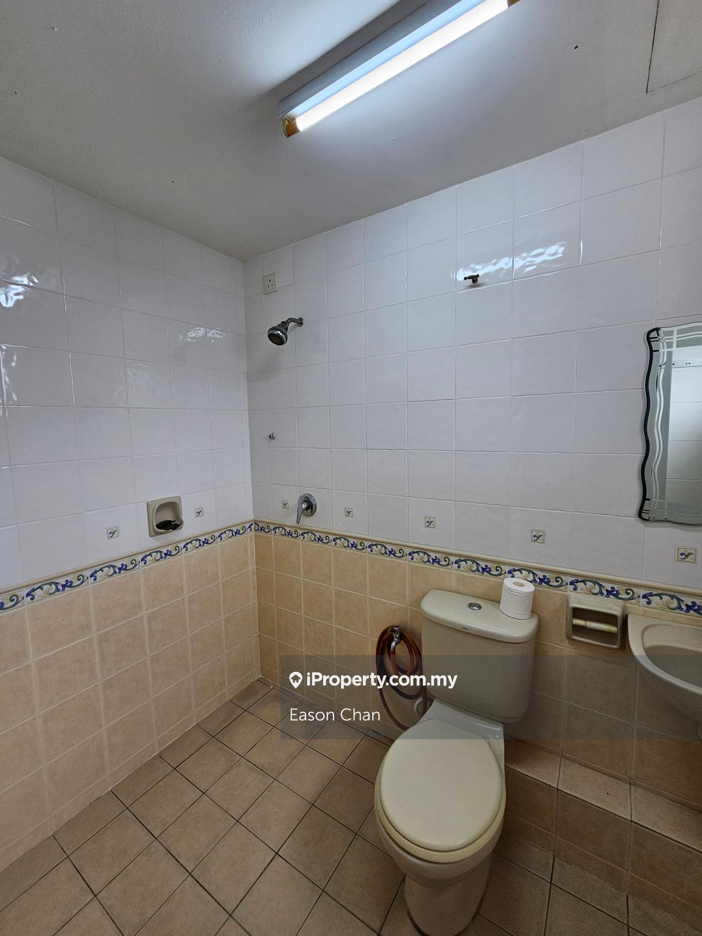 Rumah Bandar untuk Dijual di Taman Lagenda Mas, Cheras oleh Eason Chan - iProperty.com.my