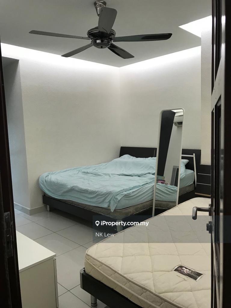 Townhouse for Rent in Taman Bukit Serdang, Seri Kembangan by NK Lew - iProperty.com.my