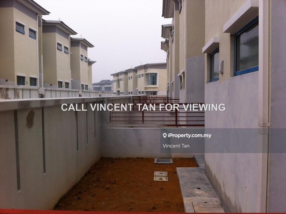 Rumah Berangkai 2 Tingkat untuk Dijual di ELMINA GARINIA CRESSIDA East Garden West Valley, Shah Alam oleh Vincent Tan - iProperty.com.my